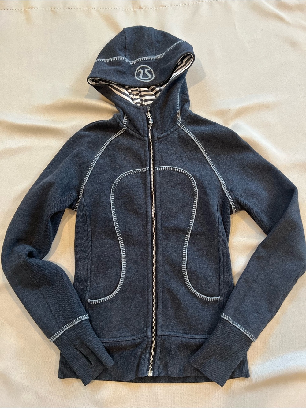 Lululemon Special Edition Scuba Hoodie/travel pillow